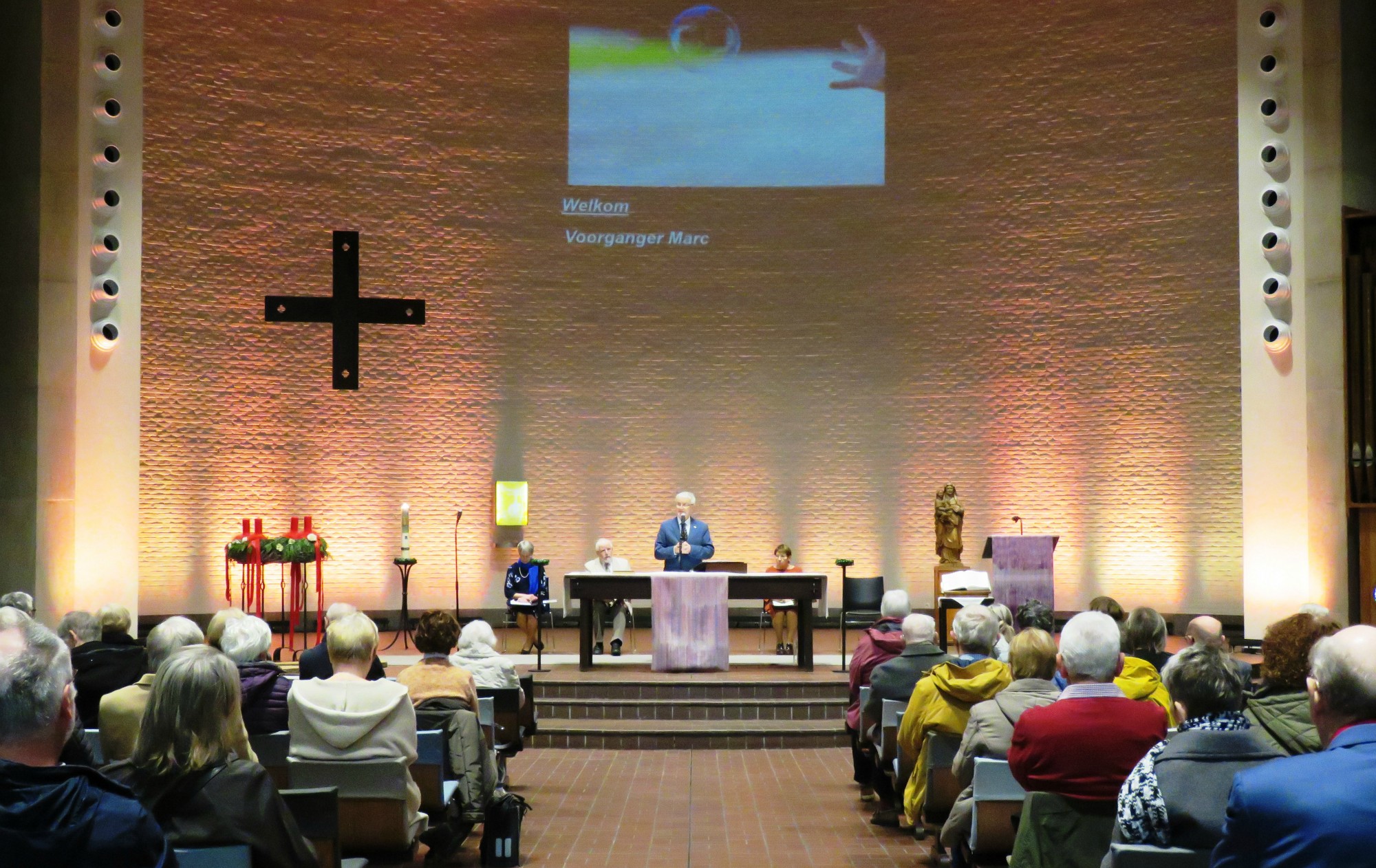 Engagementsviering op de eerste zondag van de advent | Sint-Anna-ten-Drieënkerk, Antwerpen Linkeroever